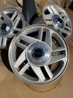 Set of 3 used Chevrolet Camaro rims