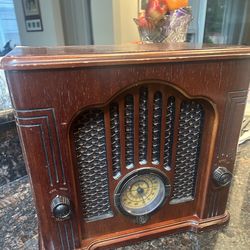 Vintage Radio, AM/FM/Cassette Player In Perfect Working Order, A Great Conversation Piece 