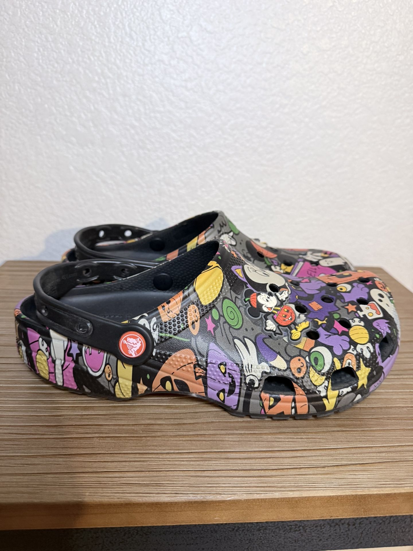 DisneyParks Micky and Minnie Mouse Halloween Crocs Women’s Size 9