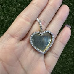 10kt Yellow Heart Diamond Picture Pendant 