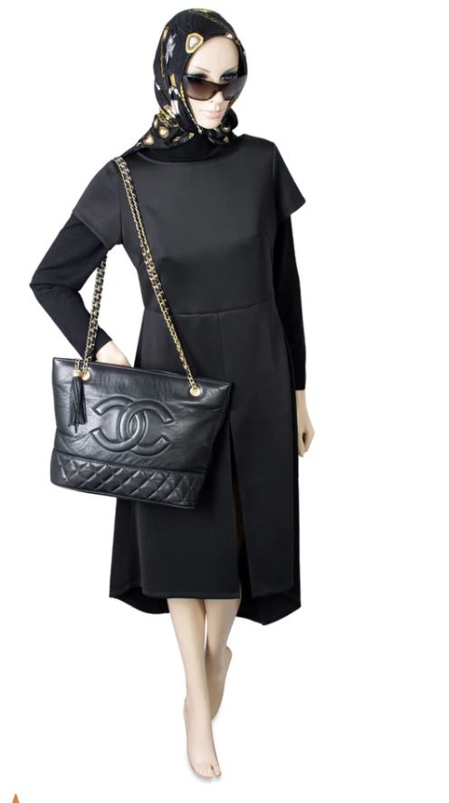 Vintage CC Quilted Leather Tassel Shopper Bag Black for Sale in Las Vegas,  NV - OfferUp