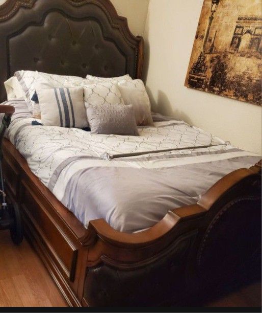 Queen Size bedroom Set