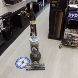 VACUUM CLEANER DYSON MODEL #DC65