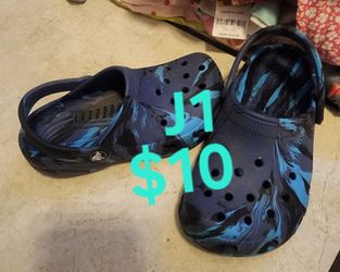 Boys sz J1 blue crocs Like new $10