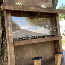 Squirrel feeder café