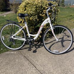 Ladies 7 Speed City Bike Fuji Crosstown 4.0 for Sale in Hubbard