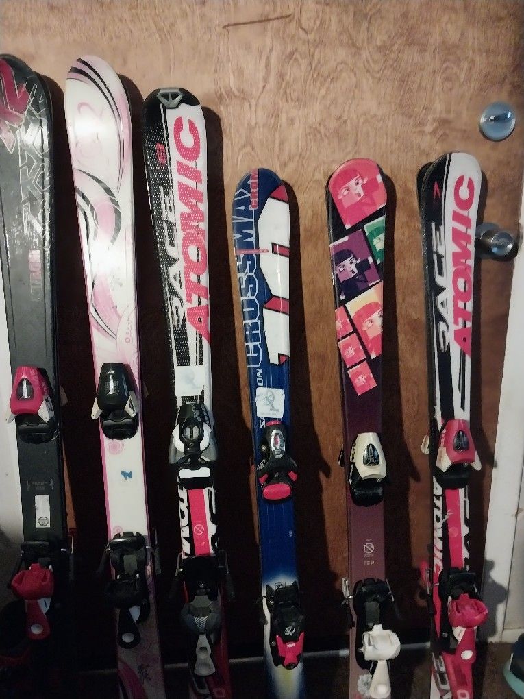 Childrens Skis Size 110 Cm Atomic and Salomon