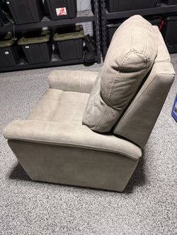 Electric reclining chair