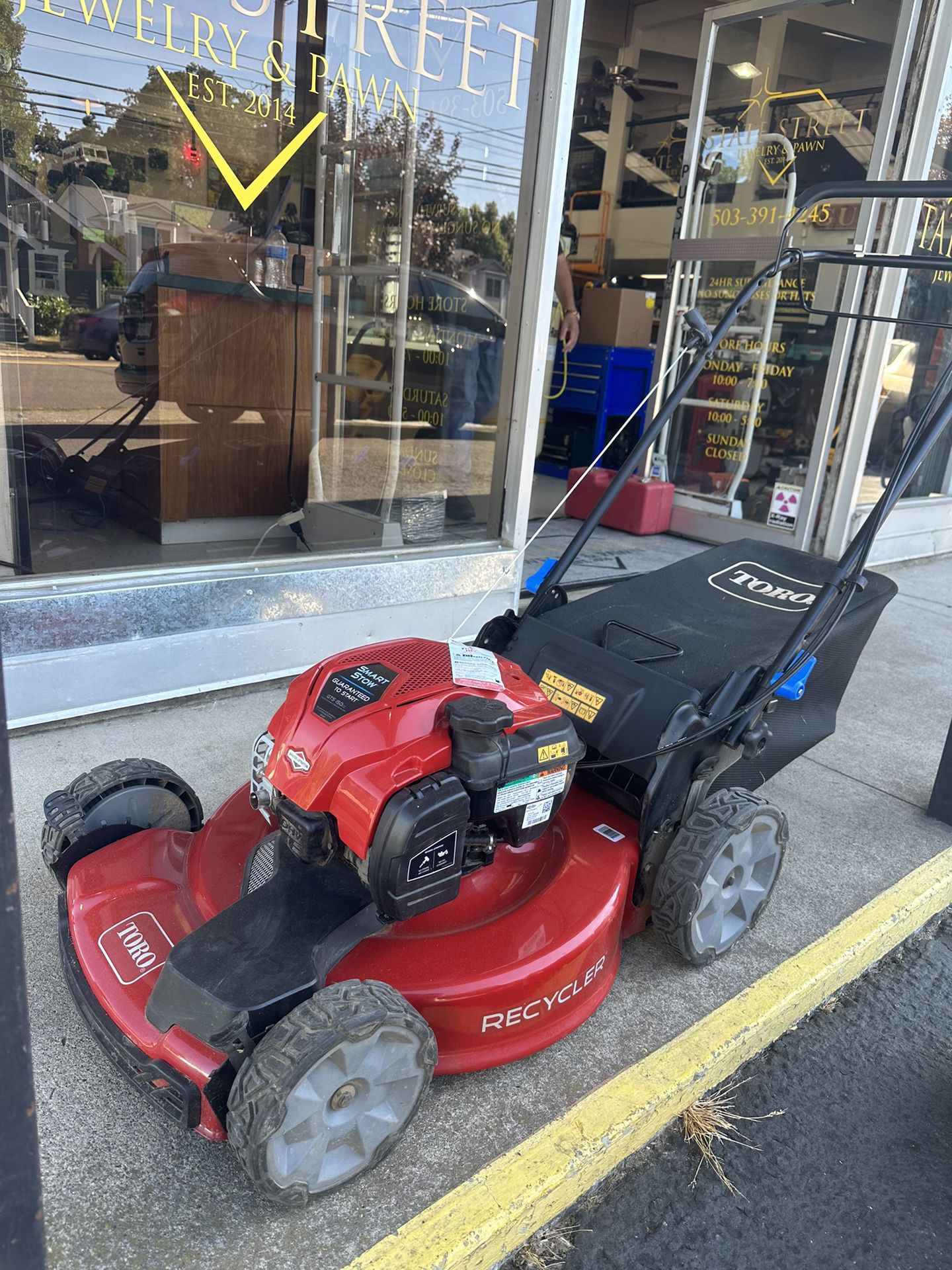 Toro 22” Self-Propel Gas Lawn Mower