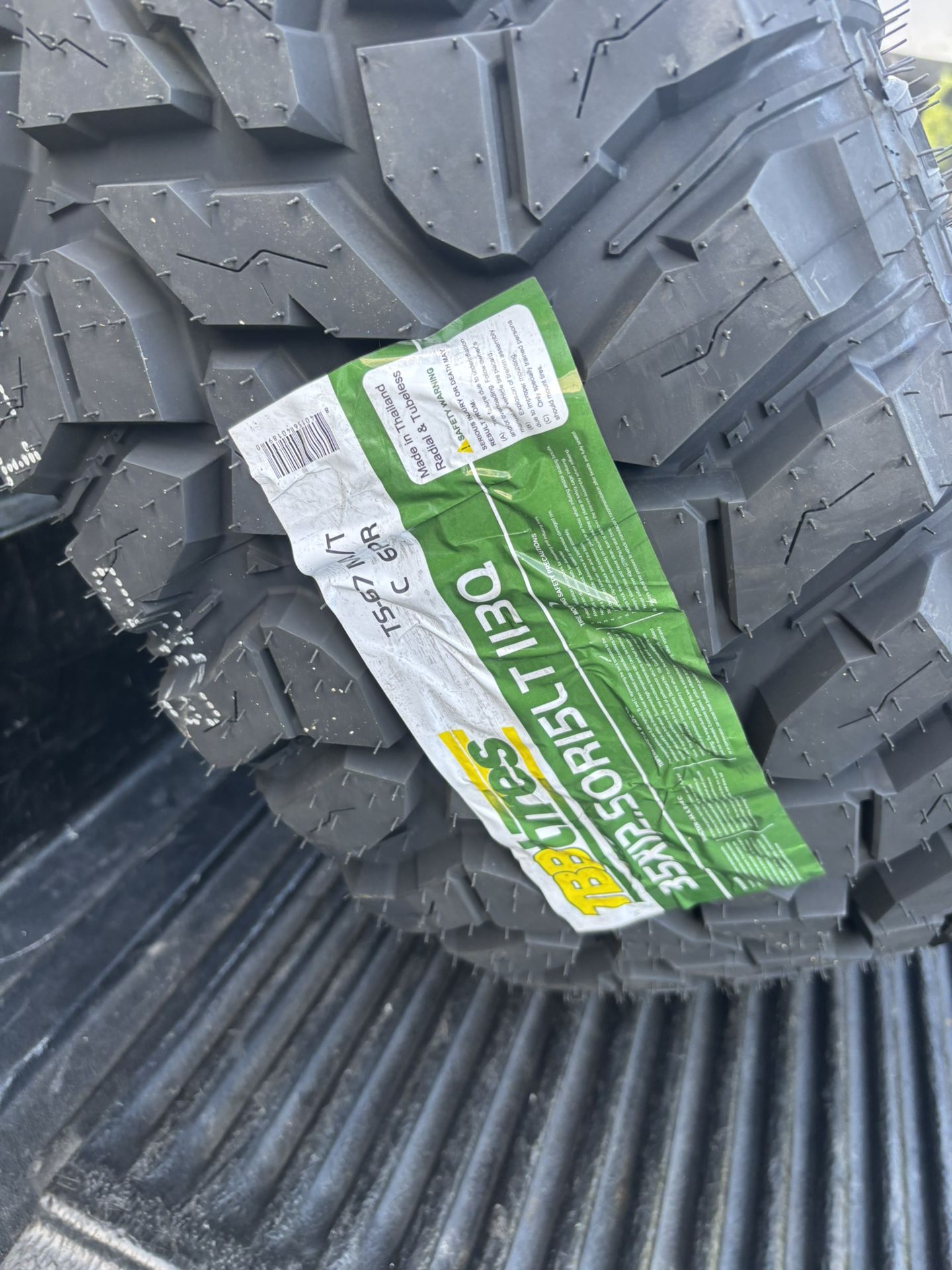 4 Tires 35x12.50-15 $760