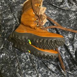 8- Boots  Timberland