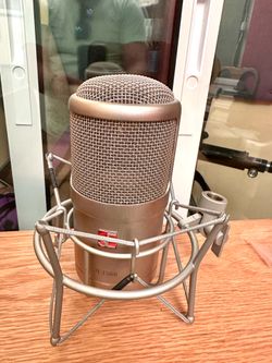 SE Electronics H3500 Microphone