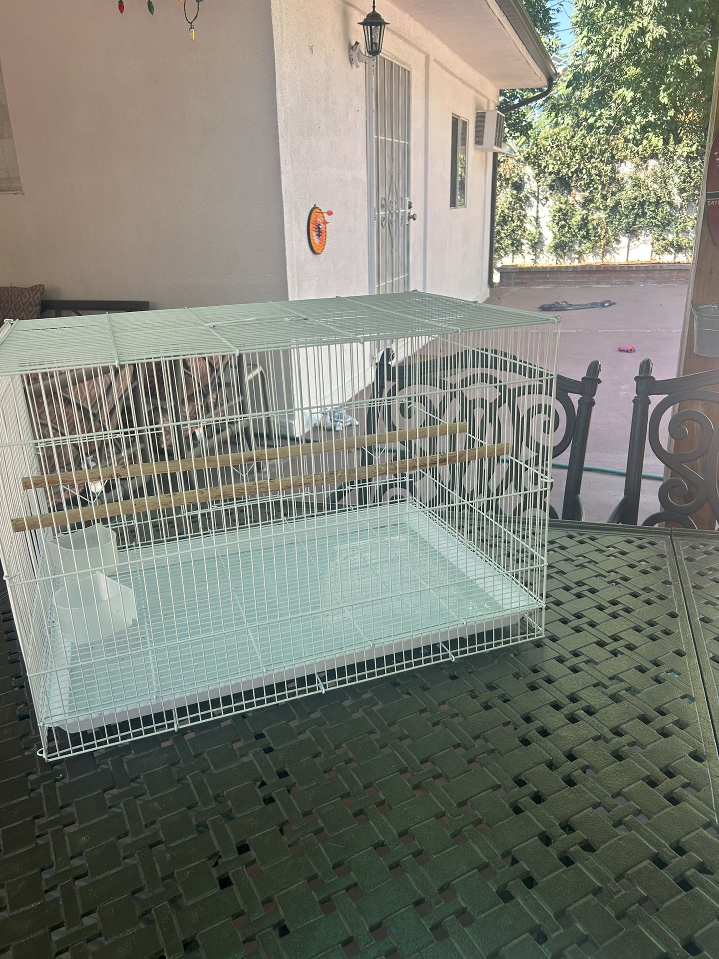 birds cage like new use one time $30
