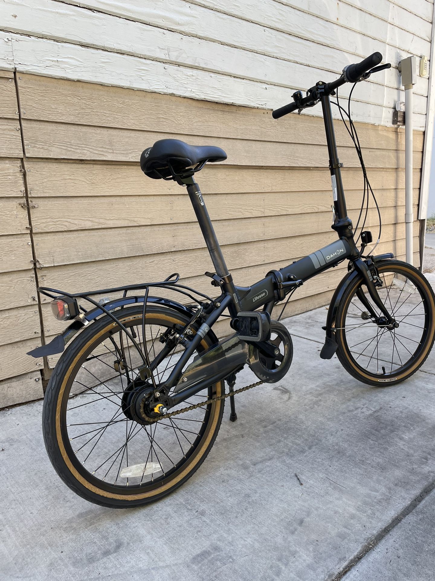 Dahon Vitesse D7 Folding Bicycle Shimano Internal Hub 7 Spd