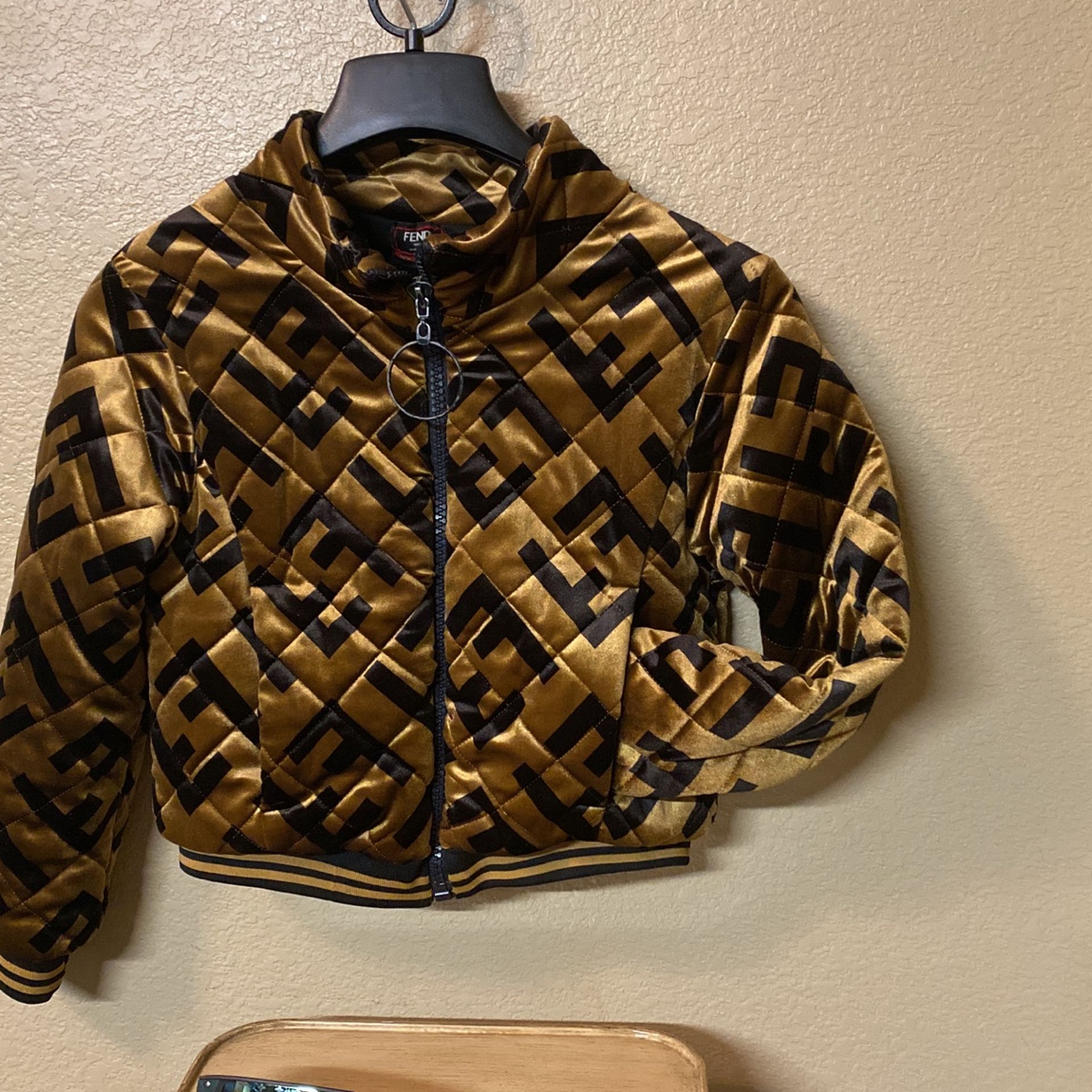 Fendi bomber, M.