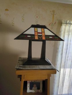 Arts & Crafts Strained Glass Lamp 