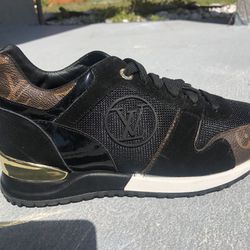 LOUIS VUITTON Sneakers for Women for Sale in Miami, FL - OfferUp