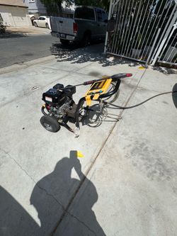 Dewalt pressure washer. 3600 psi GX 200 Honda engine