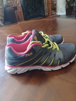 FILA SWYFT COOL MAX ATHLETIC SHOES GRAY PINK LIME GREEN 6.5