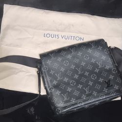  Louis Vuitton District PM Monogram Eclipse Messenger Bag 