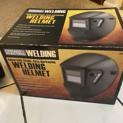 Chicago Electric Auto-Darkening Welding Helmet in excellent condition.