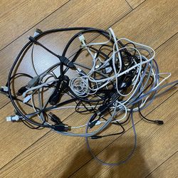Bunch of Micro-USB and apple lighting cables