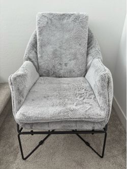 Signature Design by Ashley Wildau Faux Fur Eclectic Accent Chair, Gray