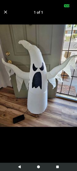 Halloween inflatable ghost