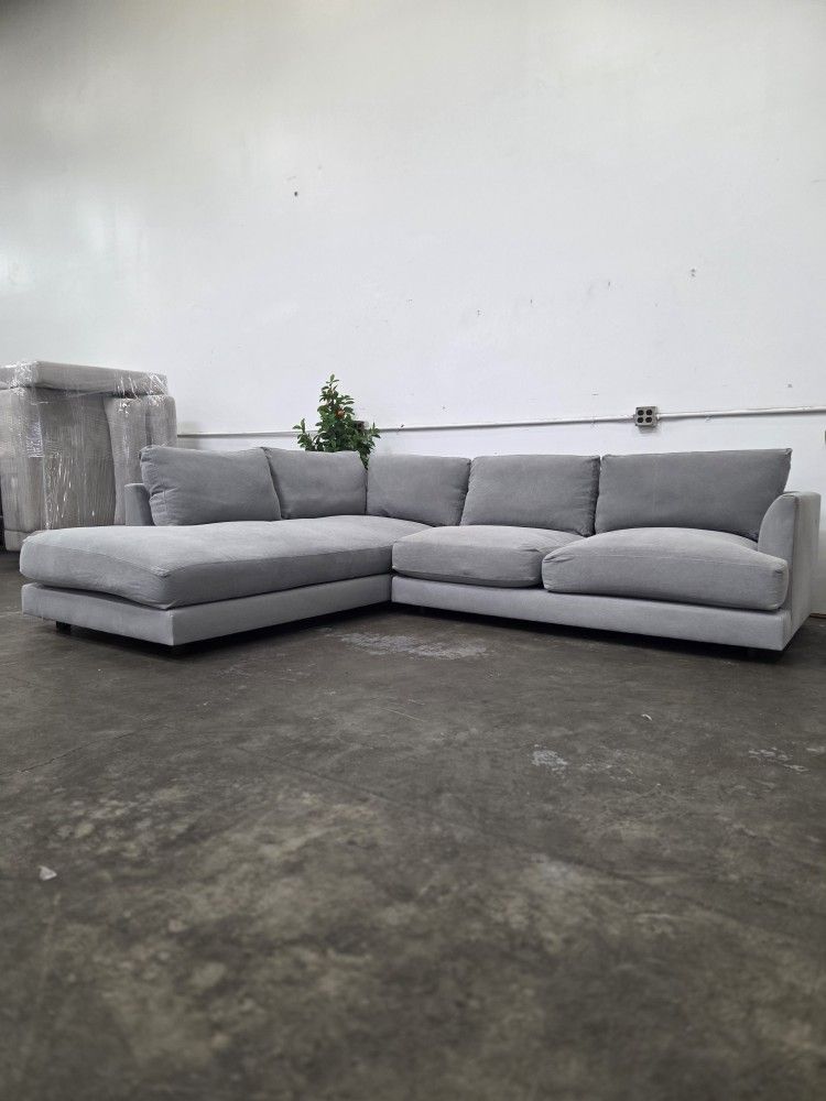 West Elm Sectional Couch- Free Delivery‼️