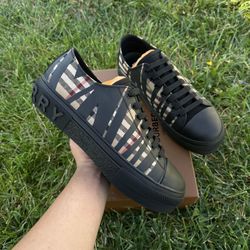 Burberry Black 