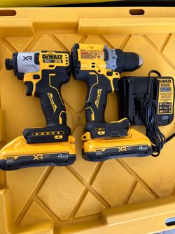 DeWalt 20V XR Brushless Drill & Impact Driver Combo