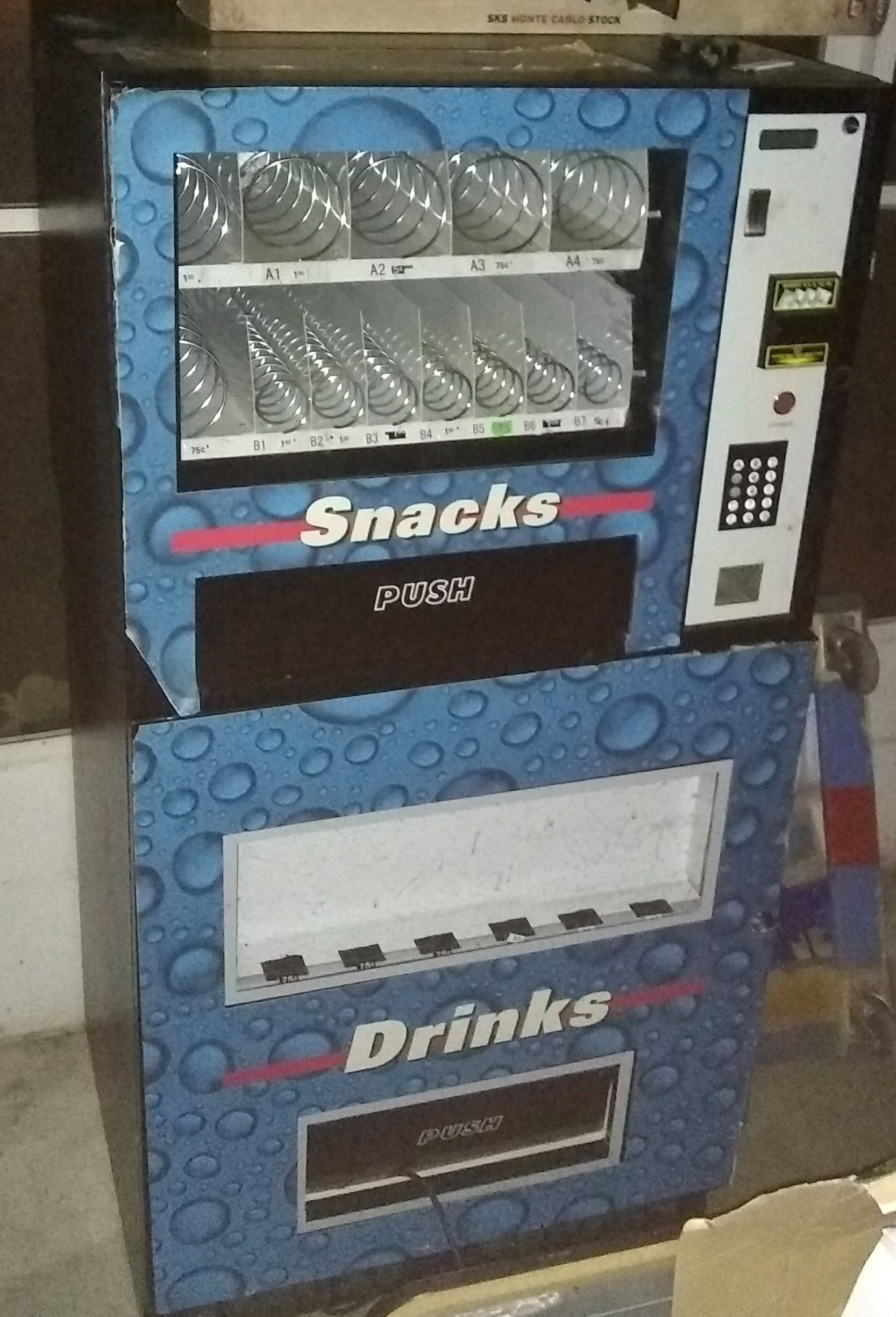 Genesis go 127 &137 vending machine combo for Sale in Lewes, DE OfferUp