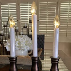 4 Cordless Window Candles/Dinner Table