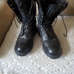 boots rocky size 7.5. m
