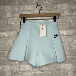 Nike Women's Tech Fleece High Waisted 3” Pleated Shorts NWT Size XS (FV7485-474)