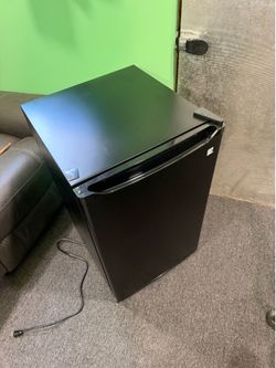 Mini fridge