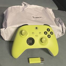 2 Xbox Series/One Controllers (neon green)