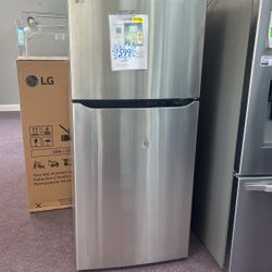 Refrigerator Stainless Steel 30” In New Open Box And 1 Year Warranty 