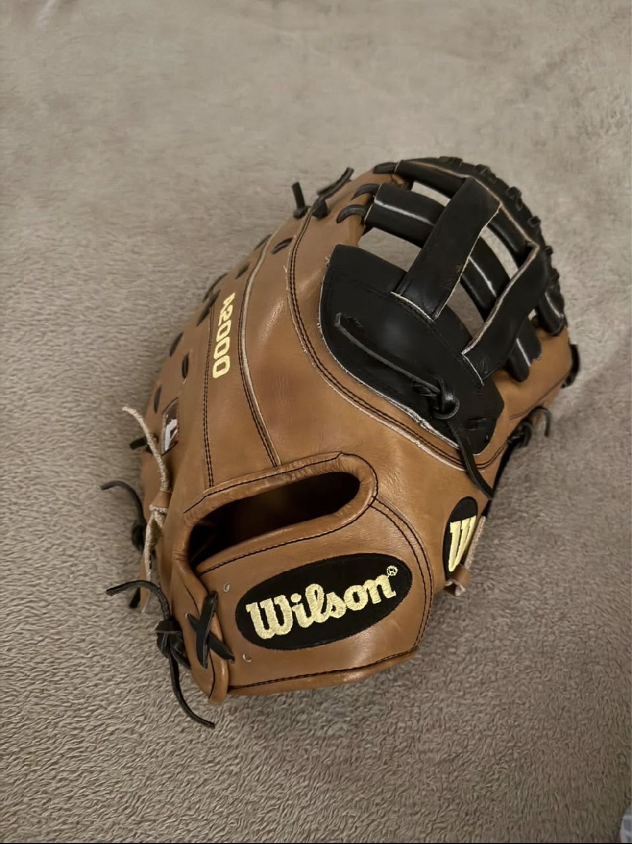 Wilson A2000 1st base mitt