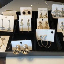 18kt Gold plated earrings . Nice Quality. Last Minute Gifts.