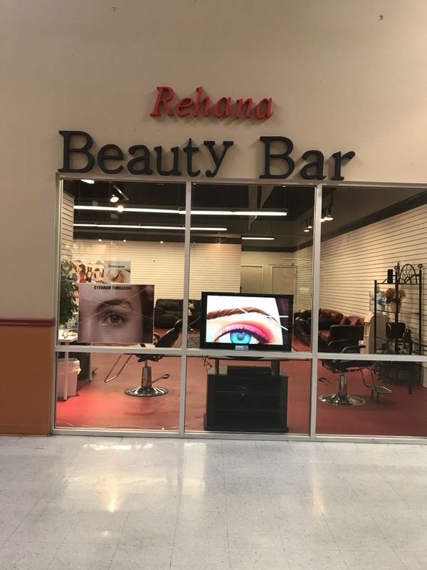 Rehana Beauty Bar Enhebrado de la ceja. Power Square Mall Mesa (Power Rd y Baseline Rd)