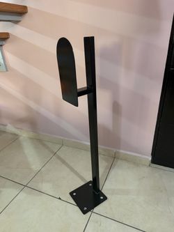 Steel garden hose stand