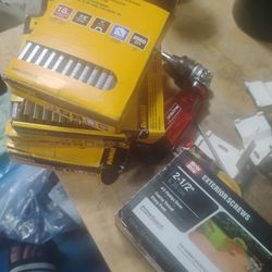 DeWalt 10 Gauge Narrow Crown Staples(2500/Box)