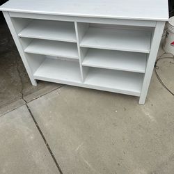 TV Stand (Free)