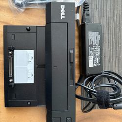 Dell docking station with power cords