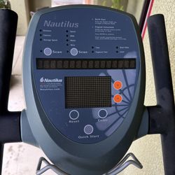 Nautilus NE 3000 Elliptical 