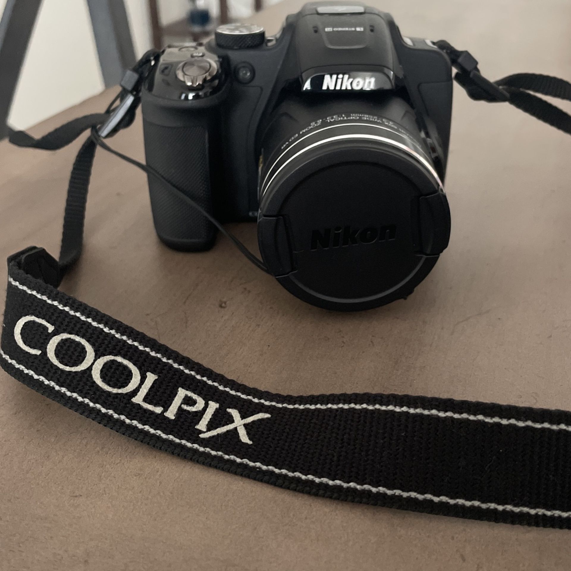 Nikon Coolpix P610 *with neck strap, case, and SD card* for Sale in