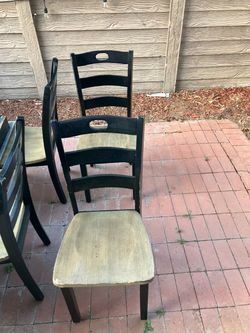 Table w/ 6 Chairs