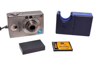 Canon PowerShot Digital ELPH S230 / Digital IXUS V3 3.2MP Digital CameraTESTED