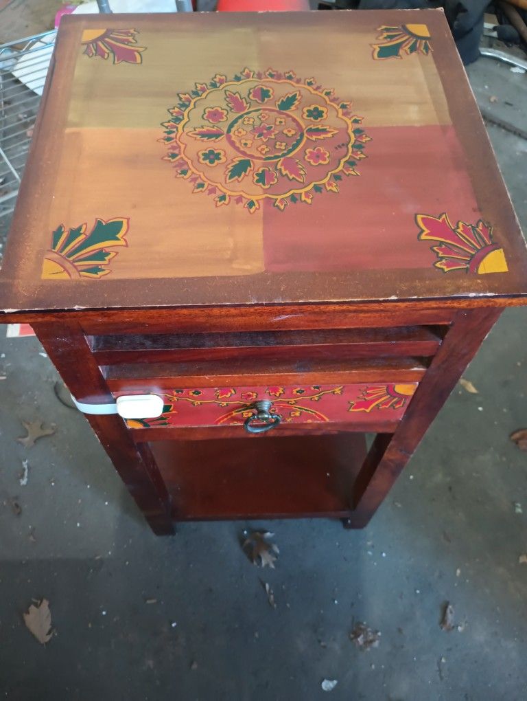 Corner Table for Sale in Brookhaven, PA OfferUp